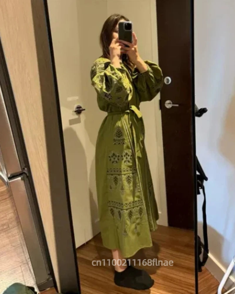 European Retro Ethnic Style Dress for Women in Spring and Autumn, Embroidered Lace Up Lantern Sleeves, Waist Cinching Long Skirt