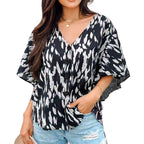 Blouse femme imprimée – Col V et détails boutonnés