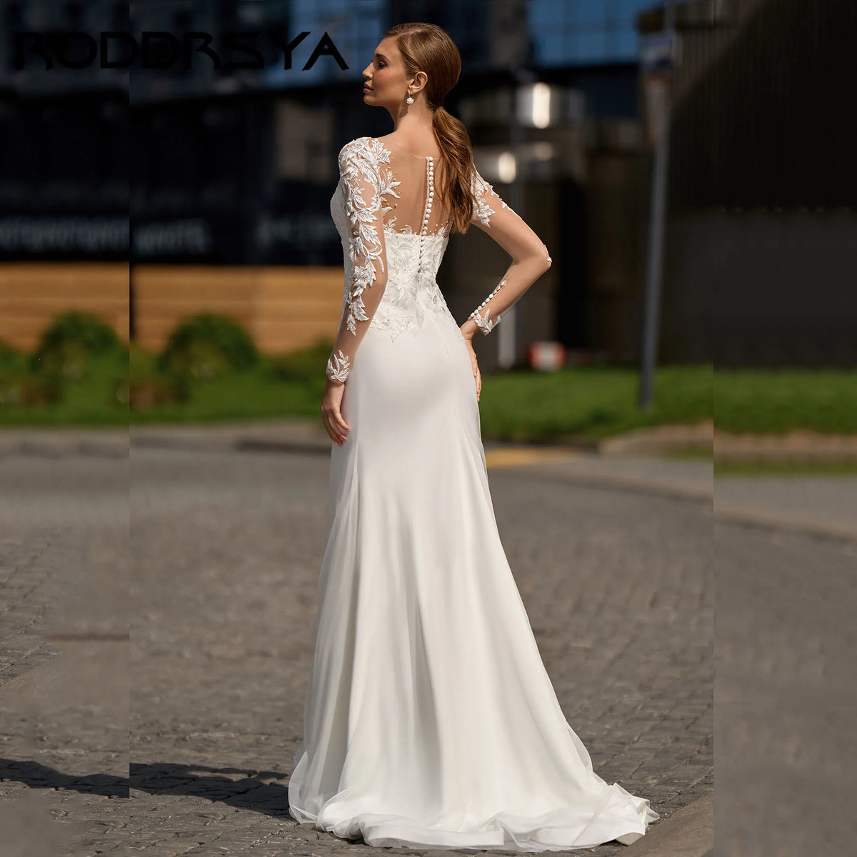 Robe de mariée sirène – Chiffon, dentelle et traîne