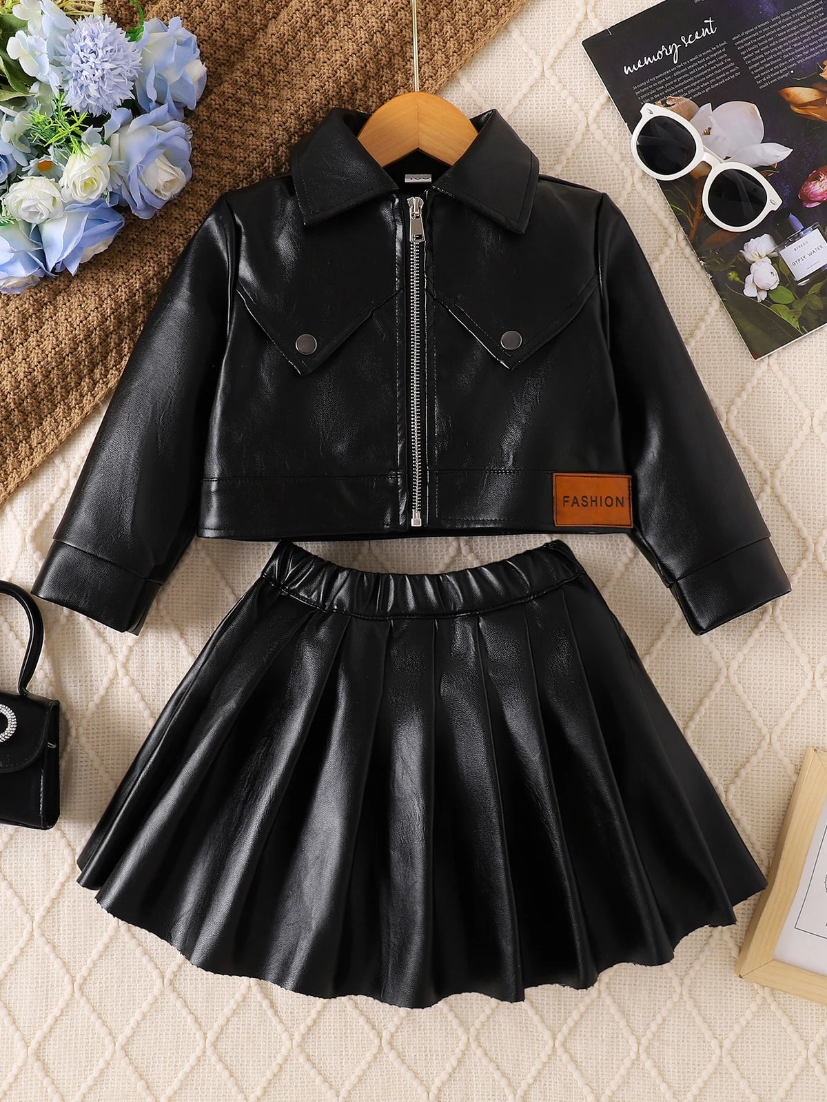 Children's Clothing for Girls, Spring and Autumn Stylish Pu Jacket and Versatile Short Skirt Two-Piece Set, New Fashion Street Style Cool Half Skirt, Easy to Clean, New Versatile Pu Leather Outfit