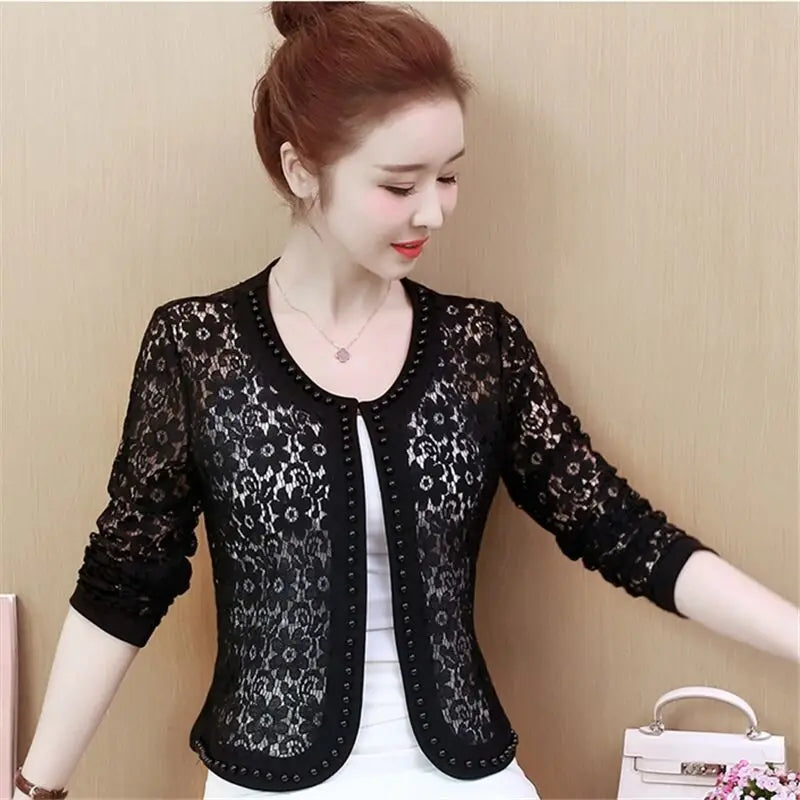 Veste courte en dentelle femme — Cardigan léger printemps-été