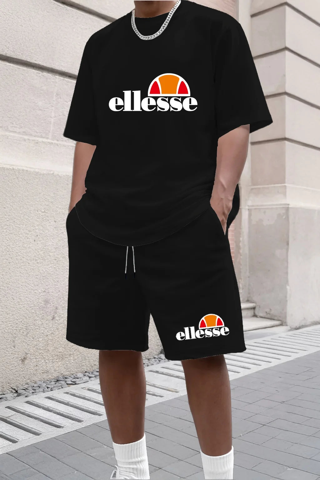 New men's casual and fashionable outdoor clothing for the summer of 2026, with a simple style