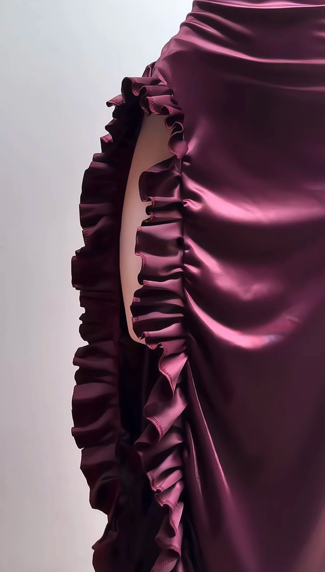 Best-selling new-style European cross-border dress with high-end style. Sexy V-neck backless halter top girl's dress.