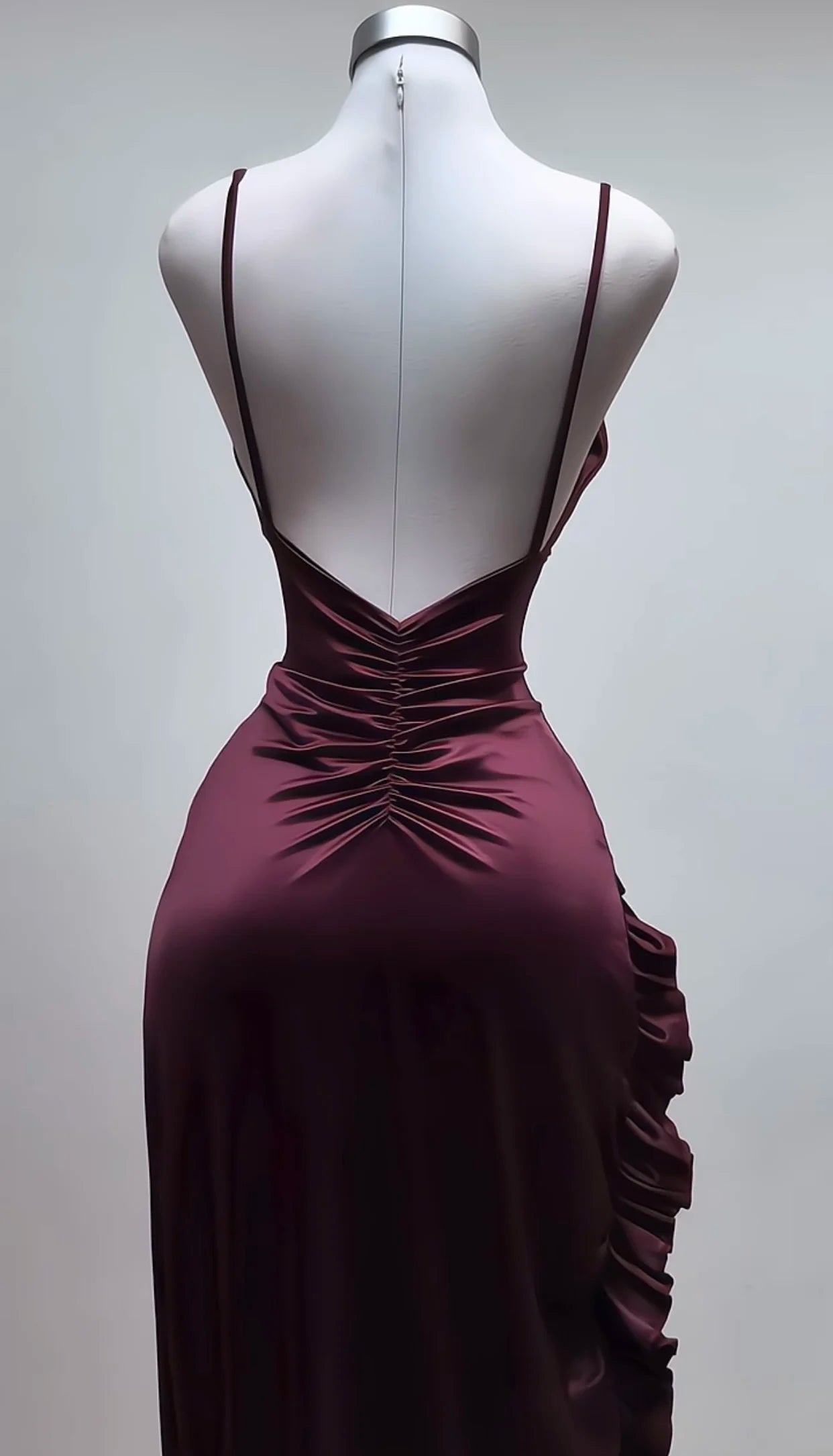 Best-selling new-style European cross-border dress with high-end style. Sexy V-neck backless halter top girl's dress.