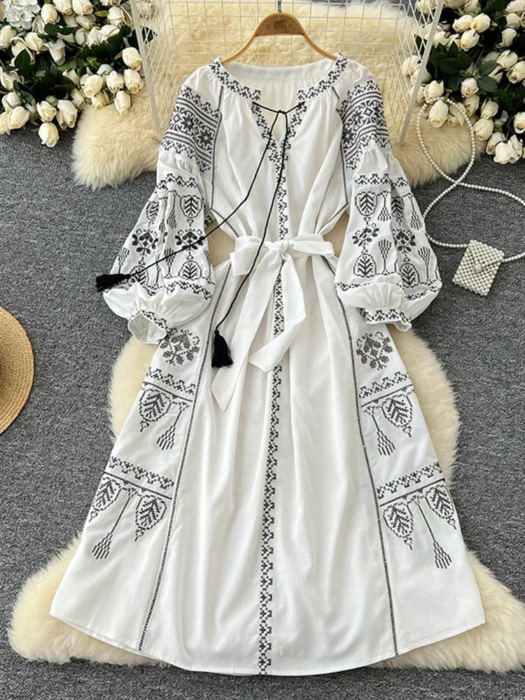 European Retro Ethnic Style Dress for Women in Spring and Autumn, Embroidered Lace Up Lantern Sleeves, Waist Cinching Long Skirt