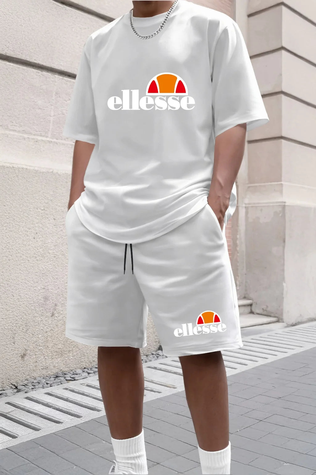 New men's casual and fashionable outdoor clothing for the summer of 2026, with a simple style