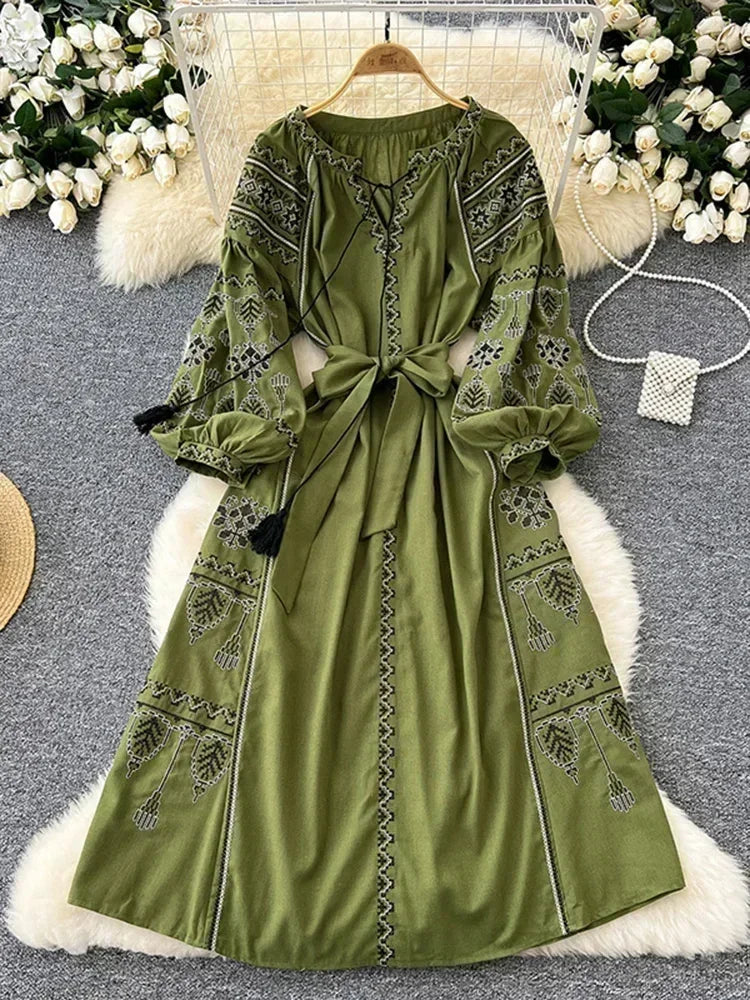 European Retro Ethnic Style Dress for Women in Spring and Autumn, Embroidered Lace Up Lantern Sleeves, Waist Cinching Long Skirt