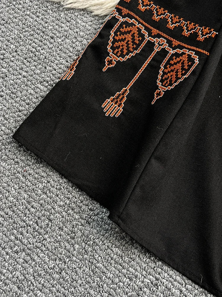 European Retro Ethnic Style Dress for Women in Spring and Autumn, Embroidered Lace Up Lantern Sleeves, Waist Cinching Long Skirt