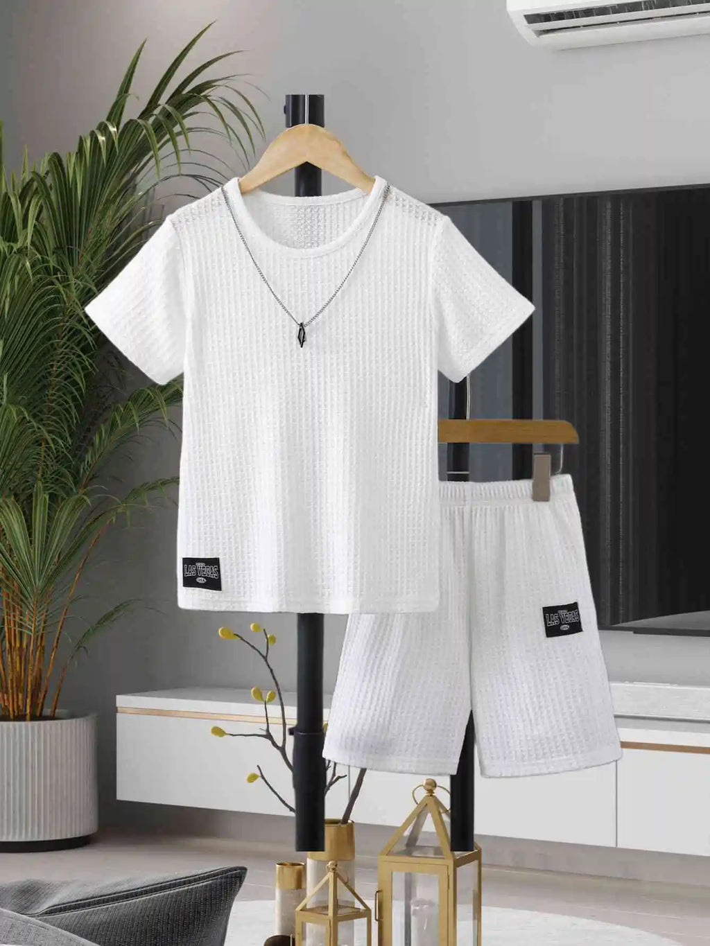 Stylish Boys'Outfit Set:Trendy Short Sleeve Shirt&Shorts with Unique Design for Big Kids-Perfect for Summer