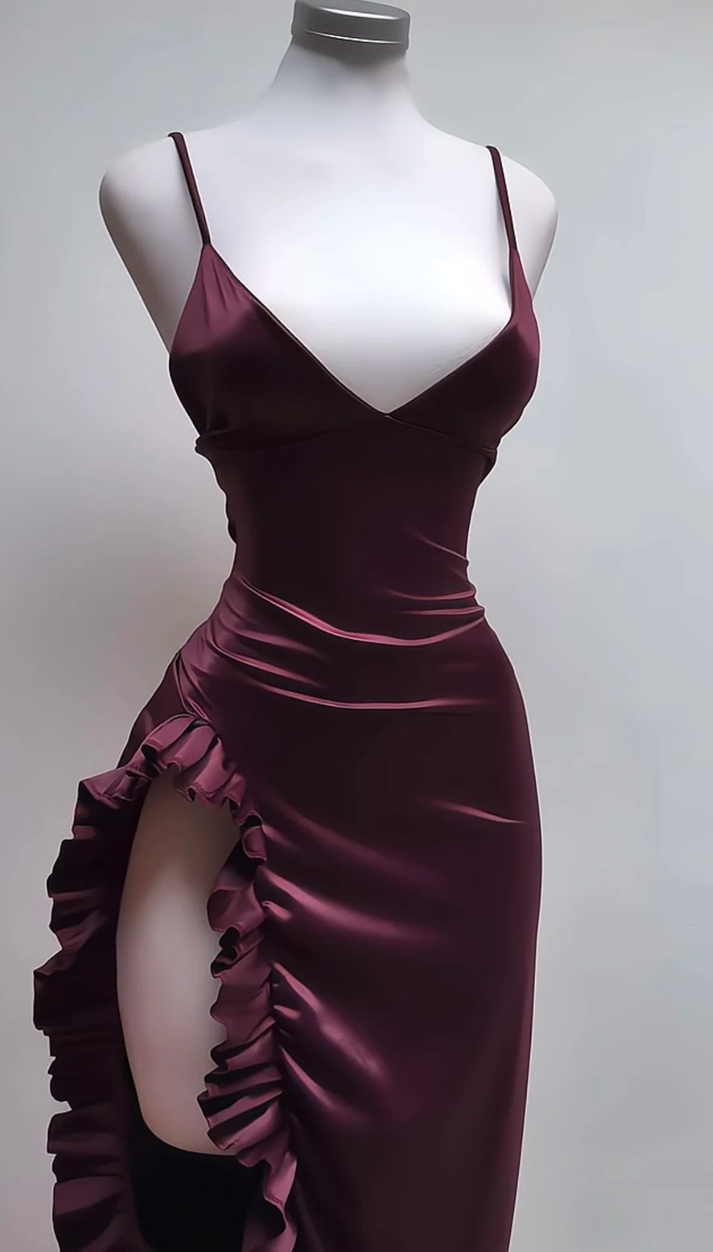 Best-selling new-style European cross-border dress with high-end style. Sexy V-neck backless halter top girl's dress.