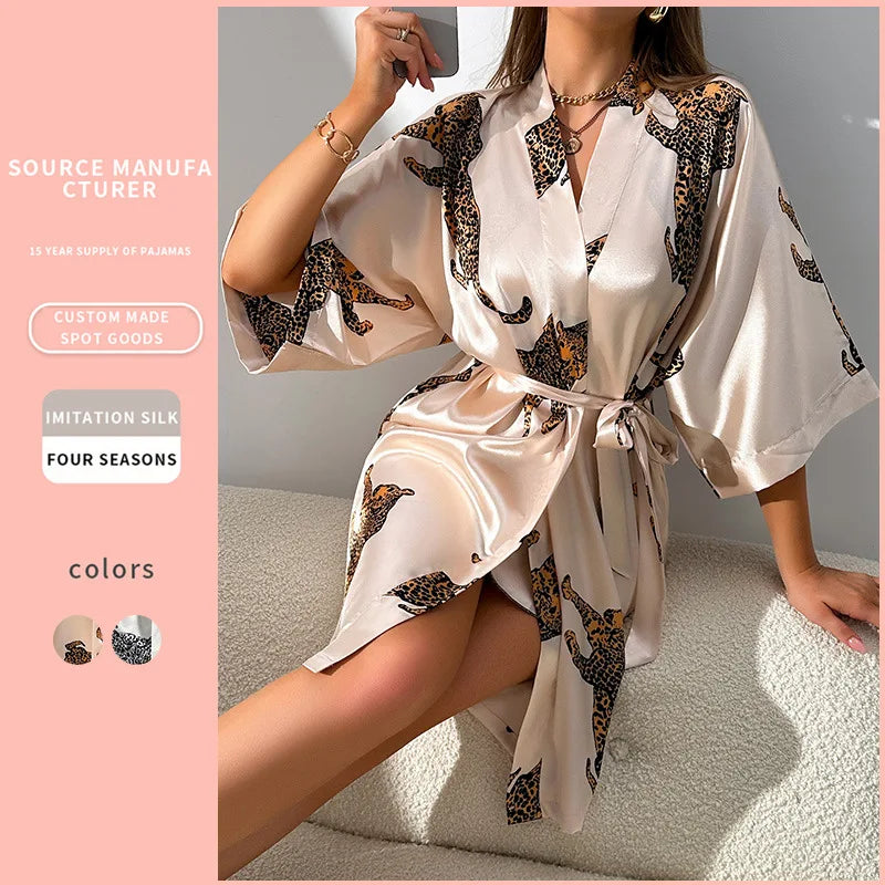 Robe kimono femme satinée – Col V et ceinture