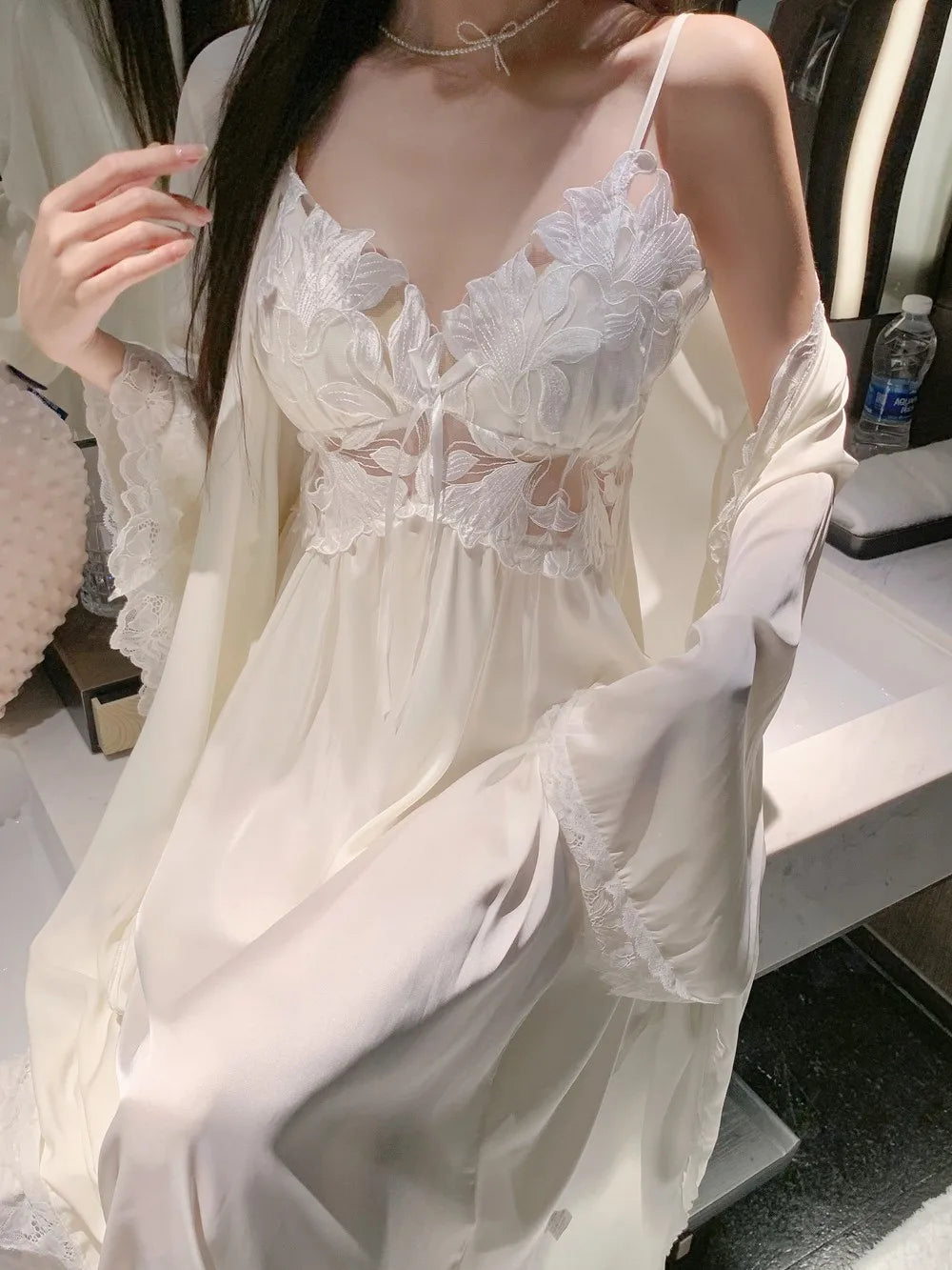 Tenue de nuit femme satinée – Nuisette ou ensemble robe