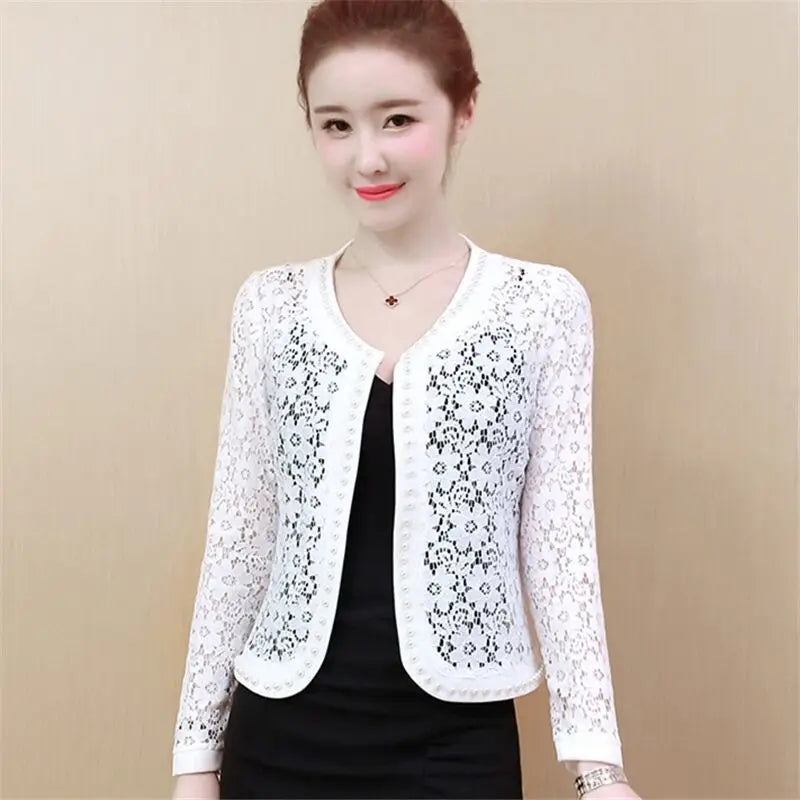 Veste courte en dentelle femme — Cardigan léger printemps-été
