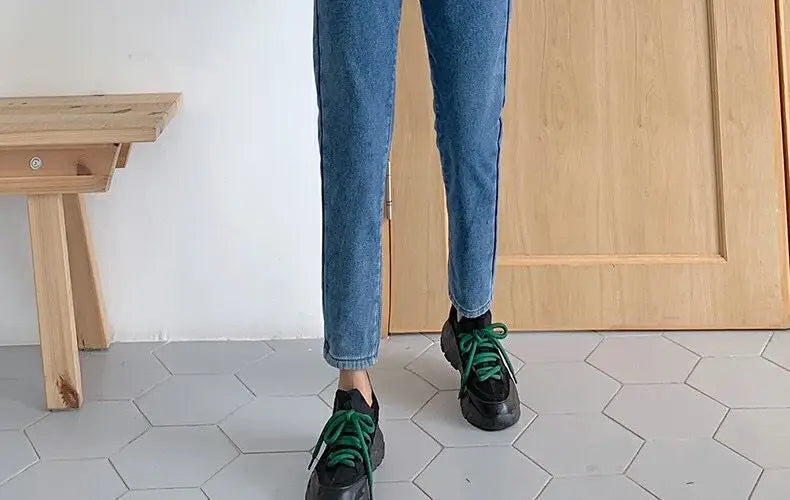 Velvet Thickened New Jeans Female Straight Pants Loose 2023 Winter Korean High-waisted Outside Wearing Warm Harun Pants