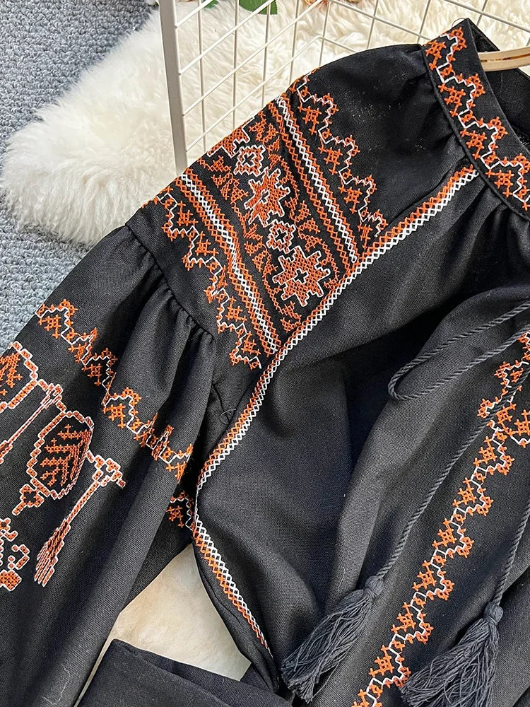 European Retro Ethnic Style Dress for Women in Spring and Autumn, Embroidered Lace Up Lantern Sleeves, Waist Cinching Long Skirt