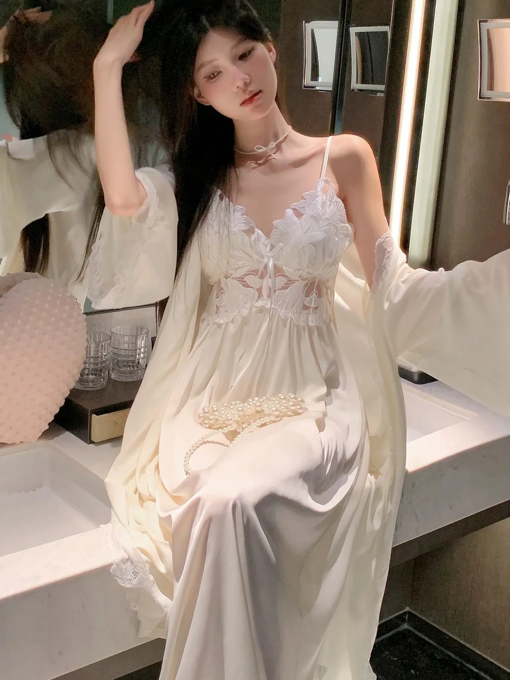Tenue de nuit femme satinée – Nuisette ou ensemble robe