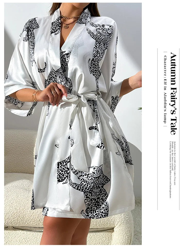 Robe kimono femme satinée – Col V et ceinture