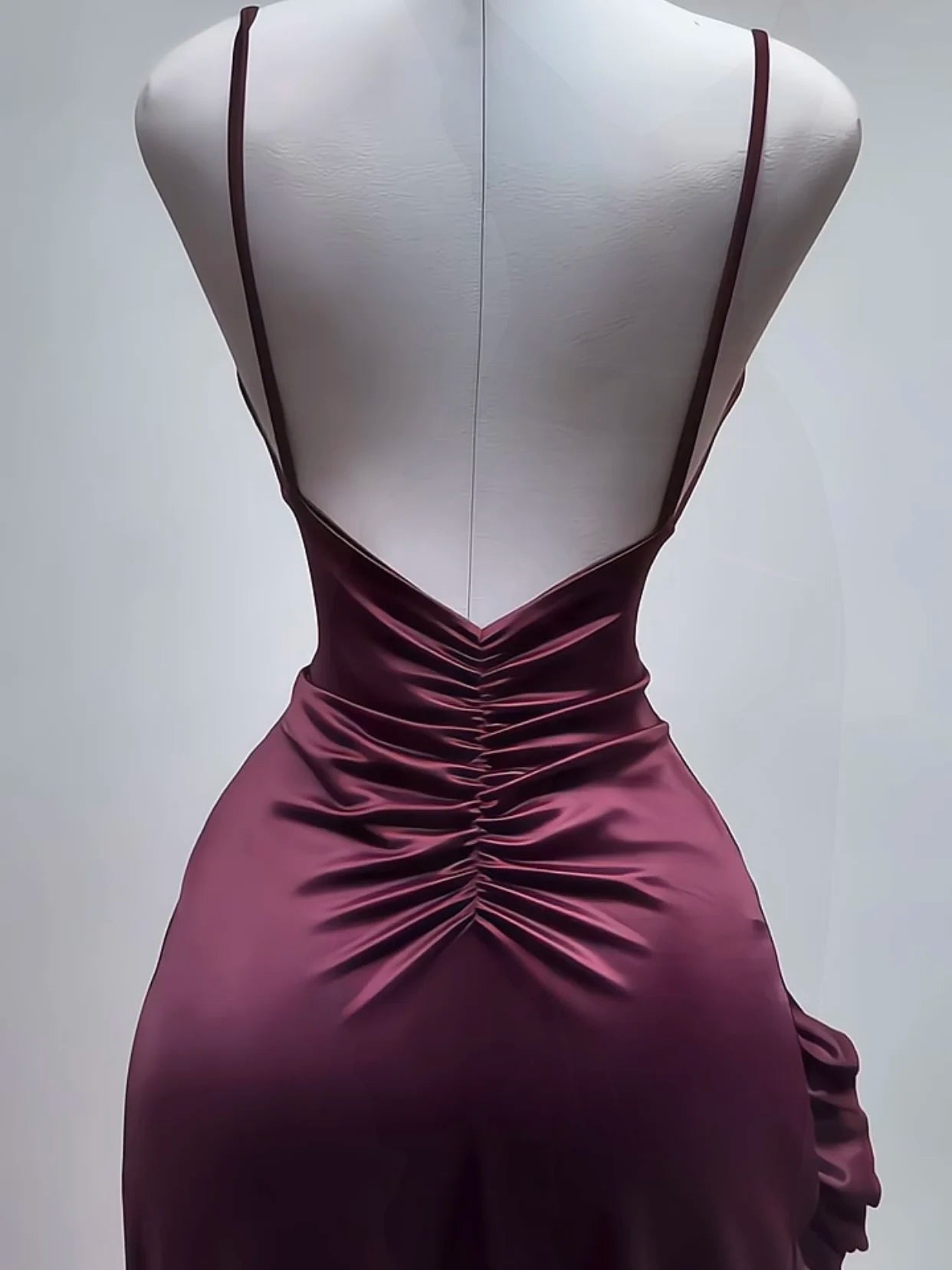 Best-selling new-style European cross-border dress with high-end style. Sexy V-neck backless halter top girl's dress.