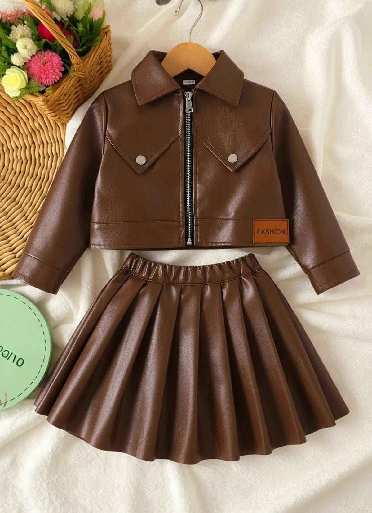Children's Clothing for Girls, Spring and Autumn Stylish Pu Jacket and Versatile Short Skirt Two-Piece Set, New Fashion Street Style Cool Half Skirt, Easy to Clean, New Versatile Pu Leather Outfit
